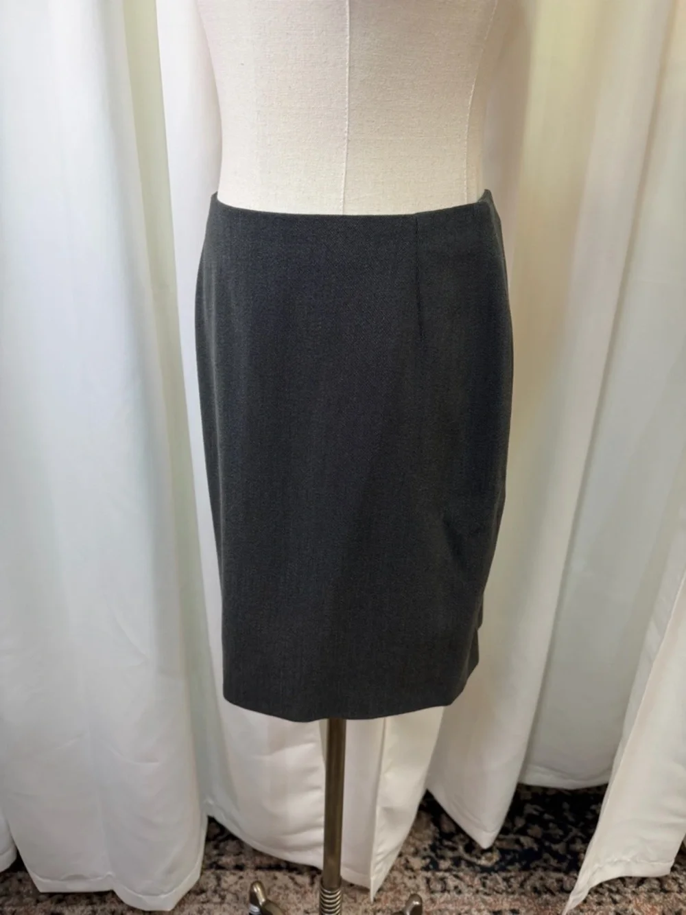 Gianni Versace Couture Vintage Charcoal Gray 100% Wool Pencil Skirt Size 6